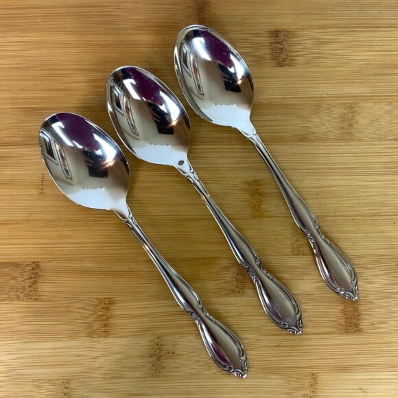 Oneida Strathmore Oval Soup Spoons Set Of 3 Deluxe Stainless Steel Vintage 90s - Picture 1 of 6